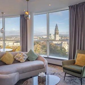 Hilton 4* Кардифф